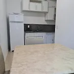 Casa Rosa com 7 quartos - Edícula completa a 150 metros da Praia