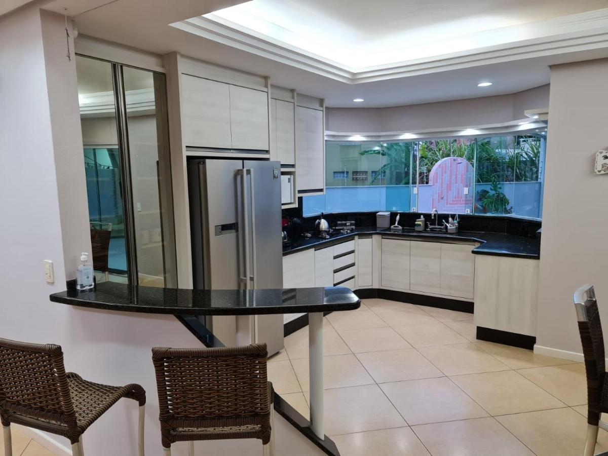 Сasa de vacaciones Casa Rosa Com 7 Quartos - Edícula Completa A 150 Metros Da Florianópolis