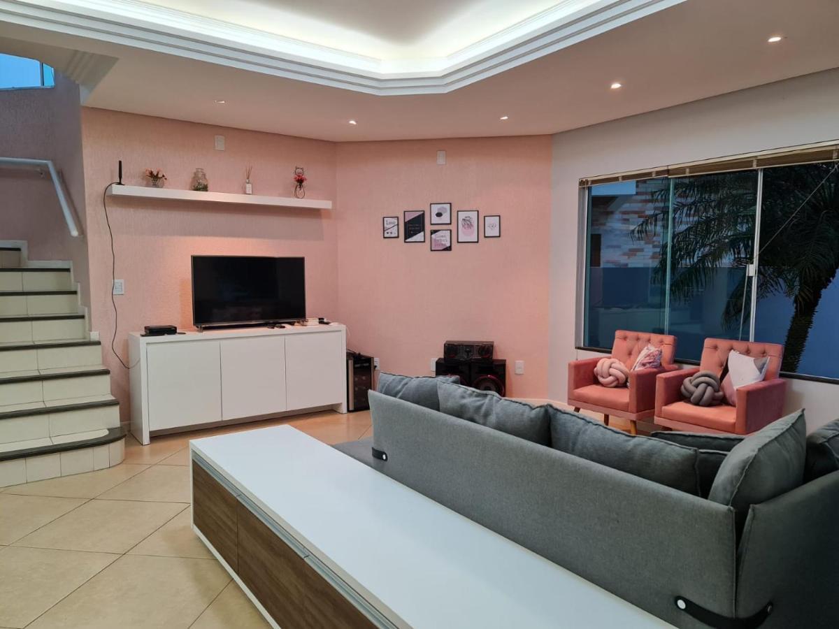 Casa Rosa Com 7 Quartos - Edícula Completa A 150 Metros Da *