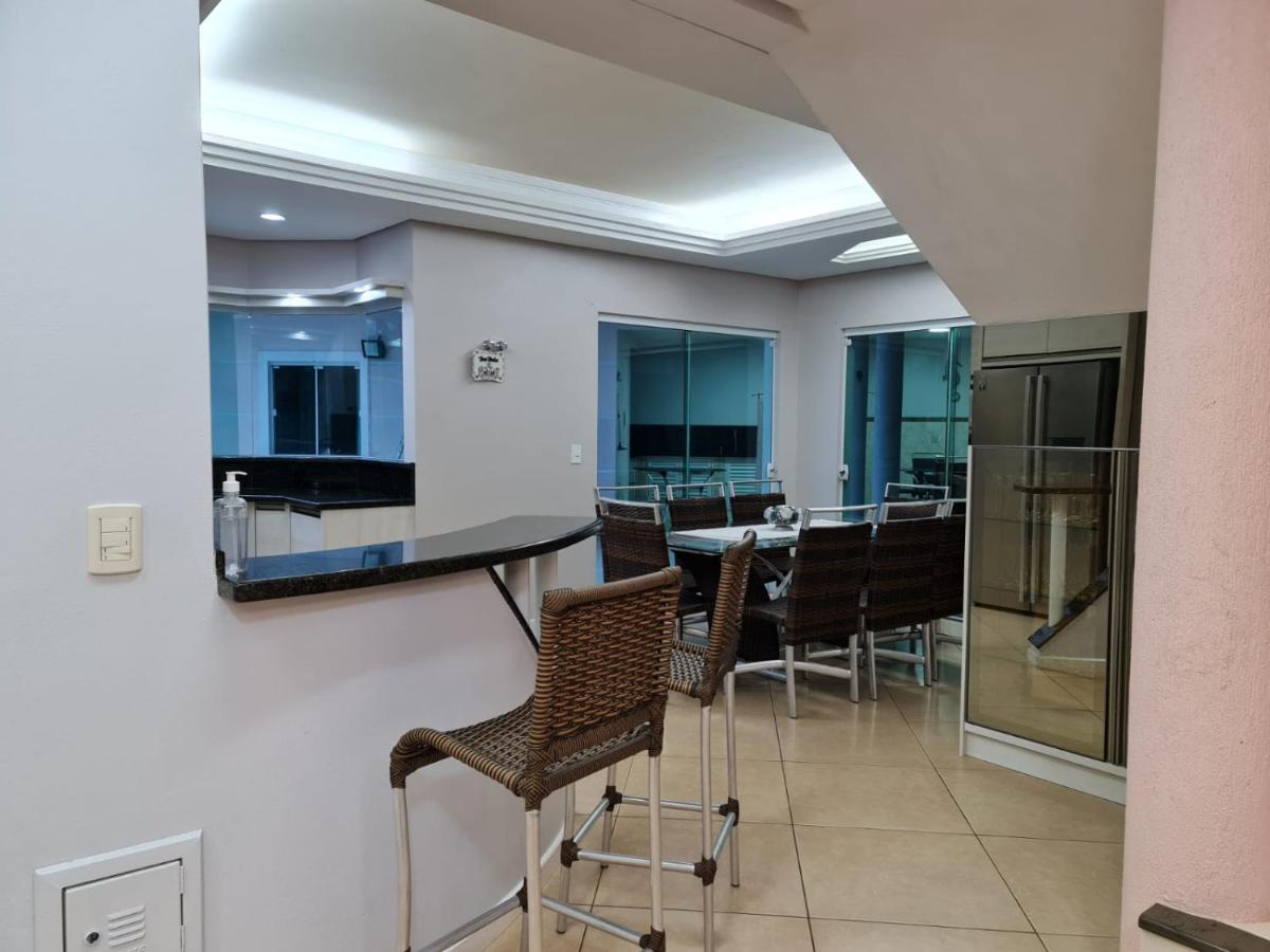 Сasa de vacaciones Casa Rosa Com 7 Quartos - Edícula Completa A 150 Metros Da