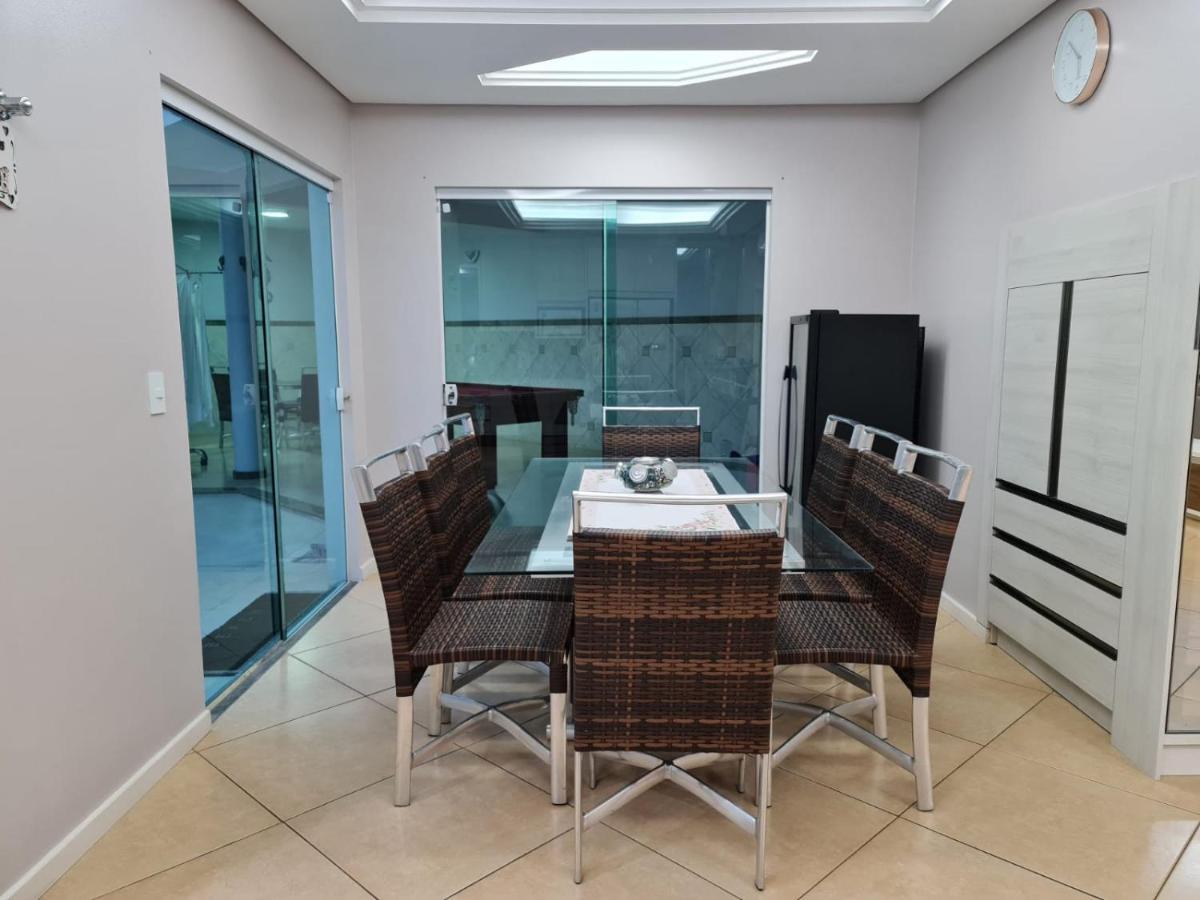 Casa Rosa Com 7 Quartos - Edícula Completa A 150 Metros Da Florianópolis