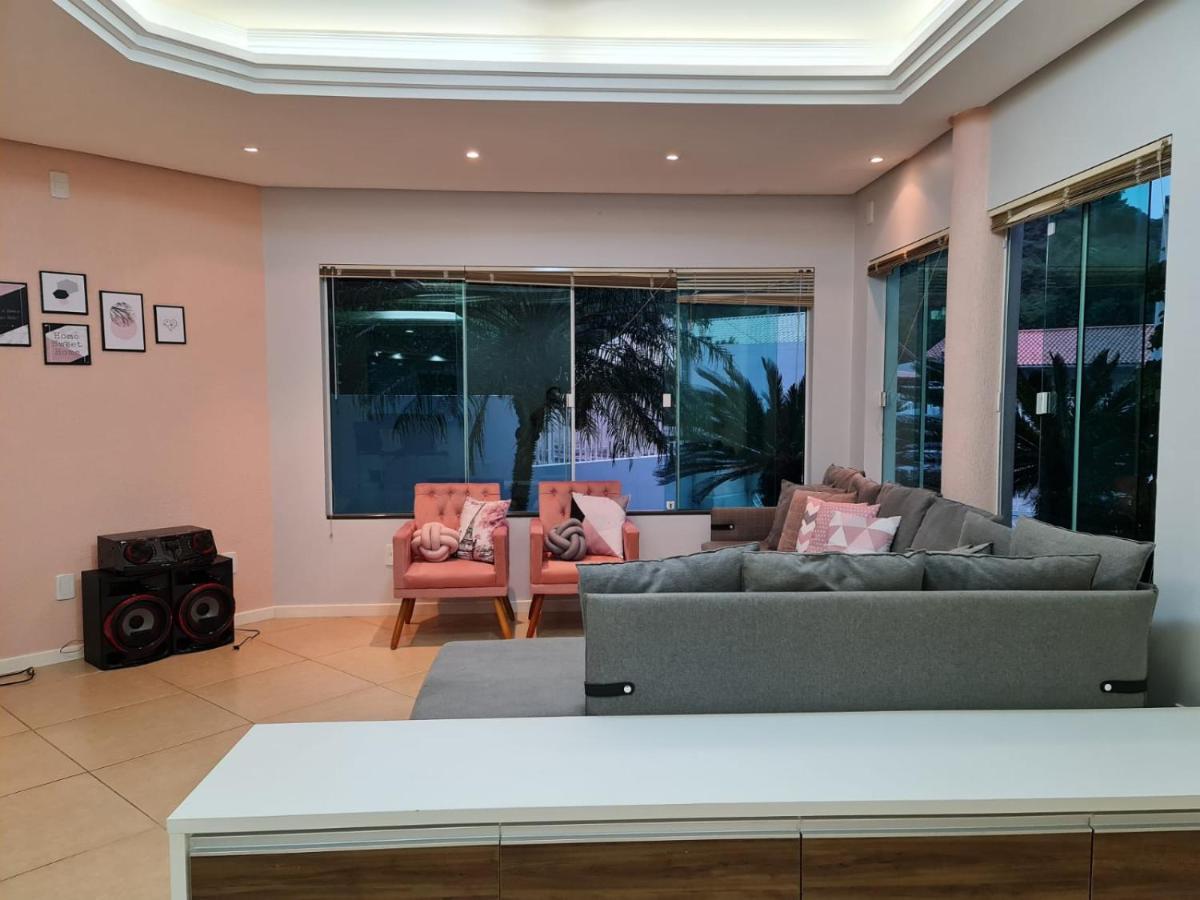 Casa Rosa Com 7 Quartos - Edícula Completa A 150 Metros Da * Florianópolis