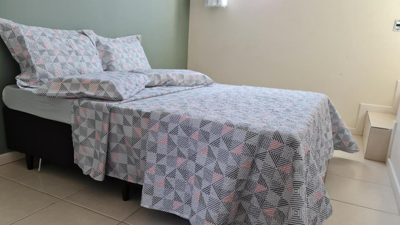 Casa Rosa Com 7 Quartos - Edícula Completa A 150 Metros Da Сasa de vacaciones *