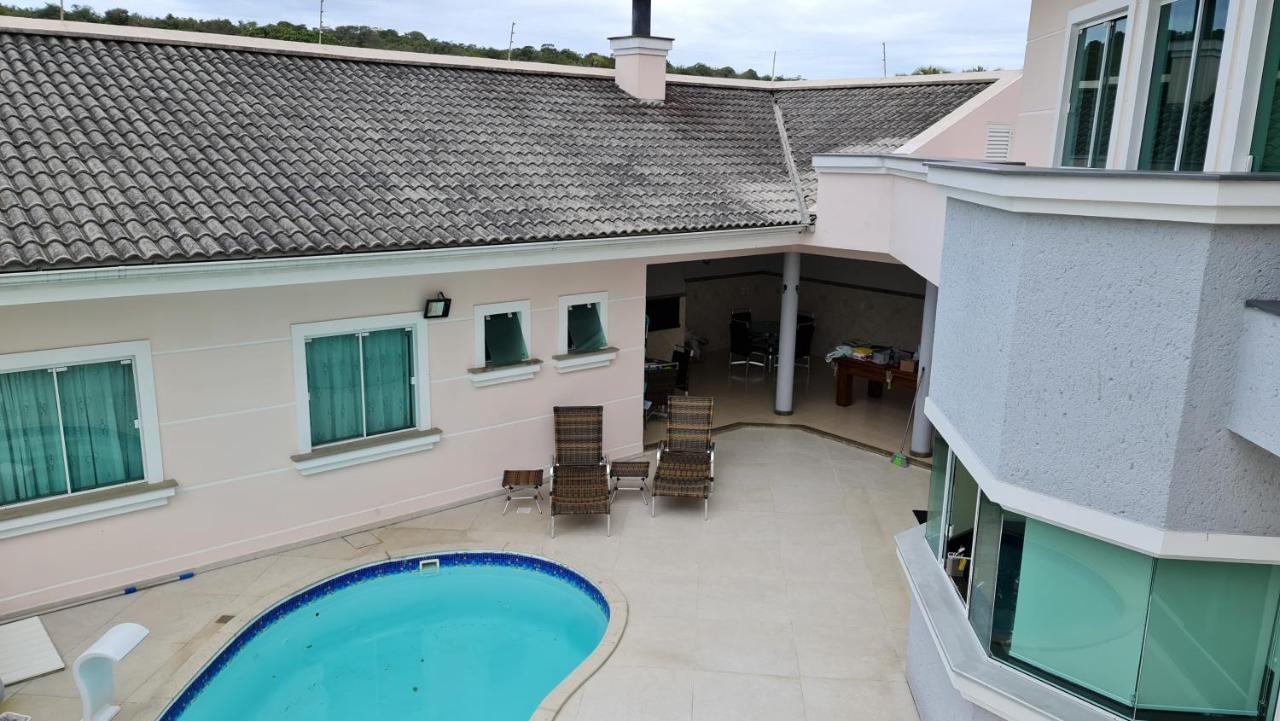 Casa Rosa Com 7 Quartos - Edícula Completa A 150 Metros Da *