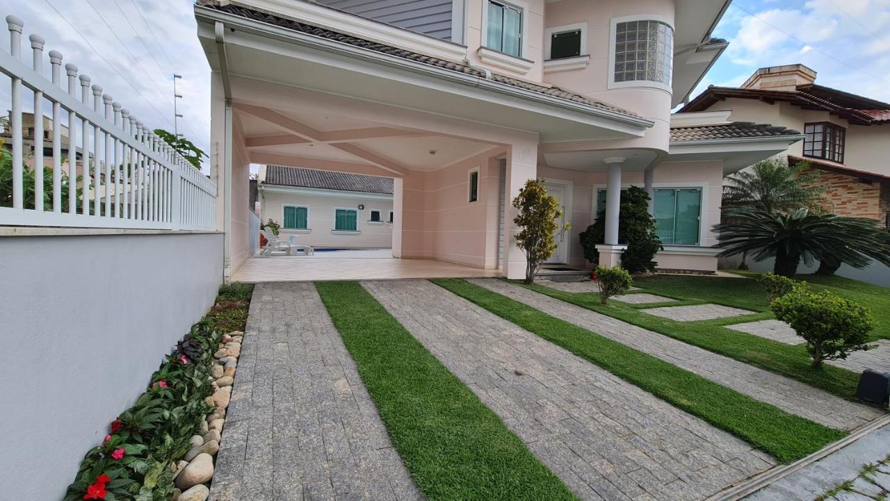 Casa Rosa Com 7 Quartos - Edícula Completa A 150 Metros Da * Florianópolis