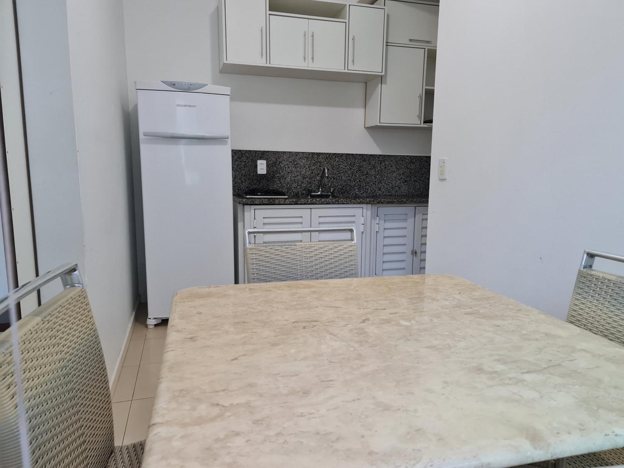 Casa Rosa Com 7 Quartos - Edícula Completa A 150 Metros Da *